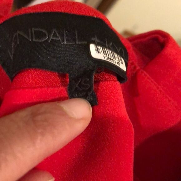 Kendall and Kylie red tank top - Picture 6 of 9